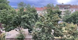 Krásný prostorný 3+kk+šatna  87m2,  v domě z období secese, se zahradou, reprezentativní lokalita P2 Vinohrady – Slovenská ul.