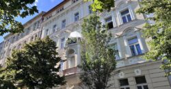 Krásný prostorný 3+kk+šatna  87m2,  v domě z období secese, se zahradou, reprezentativní lokalita P2 Vinohrady – Slovenská ul.