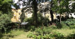 Krásný prostorný 3+kk+šatna  87m2,  v domě z období secese, se zahradou, reprezentativní lokalita P2 Vinohrady – Slovenská ul.