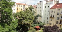Krásný prostorný 3+kk+šatna  87m2,  v domě z období secese, se zahradou, reprezentativní lokalita P2 Vinohrady – Slovenská ul.
