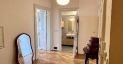 Krásný prostorný 3+kk+šatna  87m2,  v domě z období secese, se zahradou, reprezentativní lokalita P2 Vinohrady – Slovenská ul.