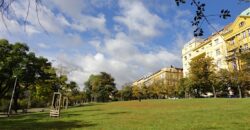 Krásný prostorný 3+kk+šatna  87m2,  v domě z období secese, se zahradou, reprezentativní lokalita P2 Vinohrady – Slovenská ul.